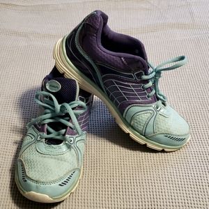 Women's athletic shoes